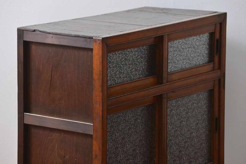 アンティーク家具　アンティーク 鉄脚付きダイヤガラス収納棚(食器棚、鉄足)