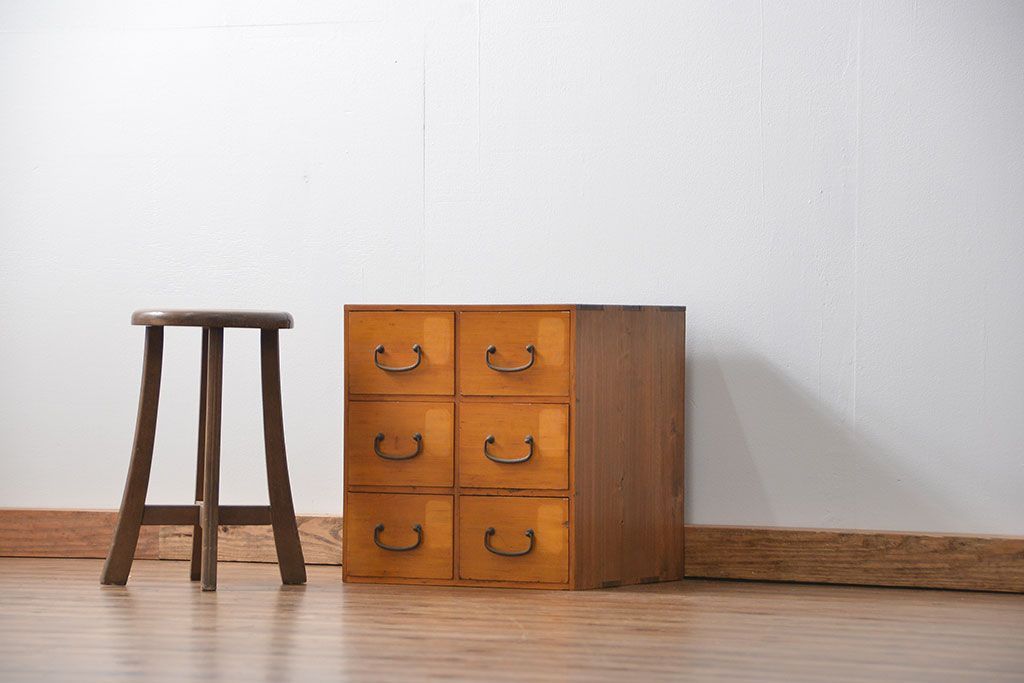 レトロ家具　昭和レトロ 古い木のかわいい6杯引き出し箱(2)(ドロワー、小物入れ、チェスト)