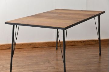 アンティーク家具　アンティーク 古材天板の鉄枠付き鉄脚テーブル(1)(作業台、デスク、陳列台、机、在宅ワーク、在宅用鉄足)