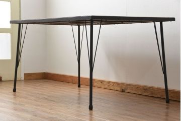 アンティーク家具　アンティーク 古材天板の鉄枠付き鉄脚テーブル(1)(作業台、デスク、陳列台、机、在宅ワーク、在宅用鉄足)
