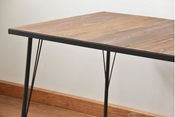 アンティーク家具　アンティーク 古材天板の鉄枠付き鉄脚テーブル(1)(作業台、デスク、陳列台、机、在宅ワーク、在宅用鉄足)