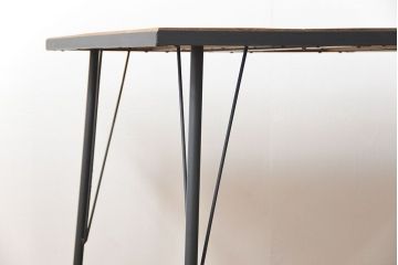 アンティーク家具　アンティーク 古材天板の鉄枠付き鉄脚テーブル(1)(作業台、デスク、陳列台、机、在宅ワーク、在宅用鉄足)