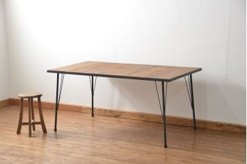 アンティーク家具　アンティーク 古材天板の鉄枠付き鉄脚テーブル(2)(作業台、デスク、陳列台、机、在宅ワーク、在宅用鉄足)