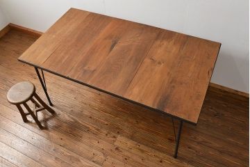 アンティーク家具　アンティーク 古材天板の鉄枠付き鉄脚テーブル(2)(作業台、デスク、陳列台、机、在宅ワーク、在宅用鉄足)