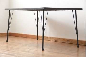 アンティーク家具　アンティーク 古材天板の鉄枠付き鉄脚テーブル(2)(作業台、デスク、陳列台、机、在宅ワーク、在宅用鉄足)