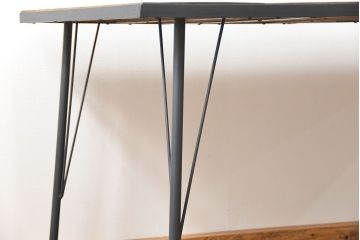 アンティーク家具　アンティーク 古材天板の鉄枠付き鉄脚テーブル(2)(作業台、デスク、陳列台、机、在宅ワーク、在宅用鉄足)