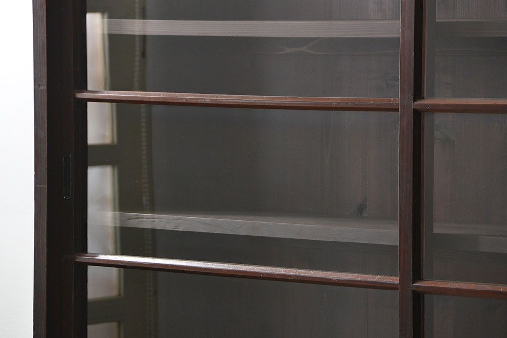 アンティーク家具　アンティーク 古い木の大きな脚付き収納棚(足付きガラスケース、飾り棚)