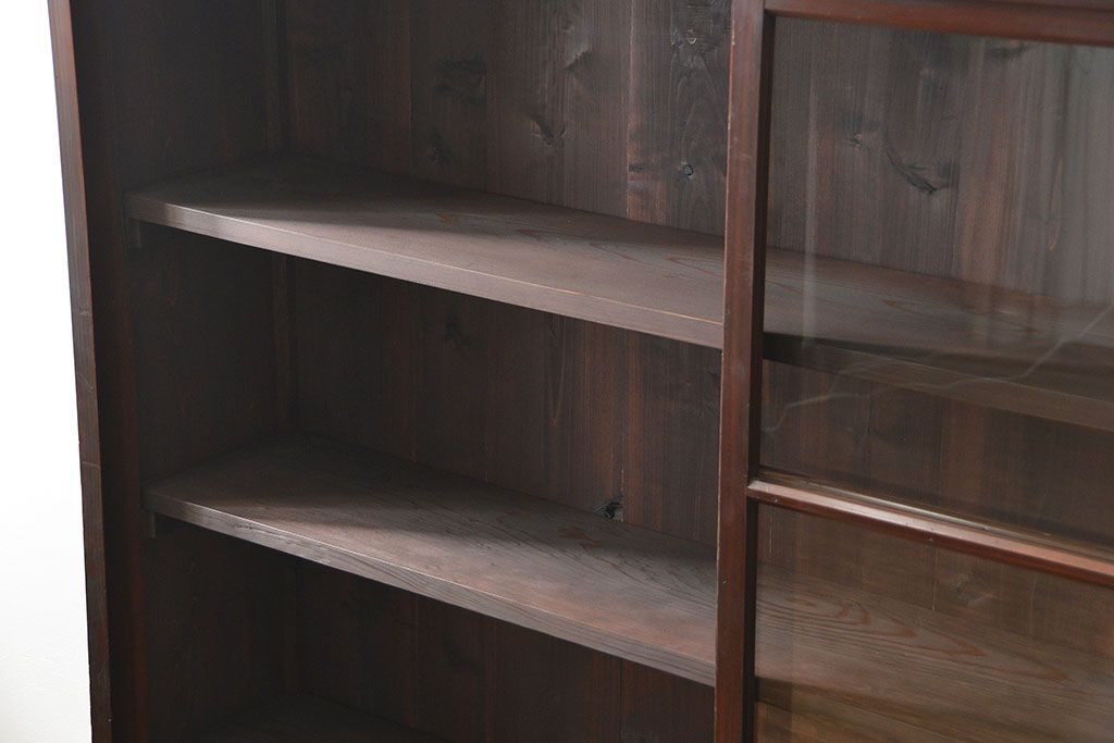 アンティーク家具　アンティーク 古い木の大きな脚付き収納棚(足付きガラスケース、飾り棚)