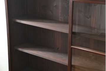 アンティーク家具　アンティーク 古い木の大きな脚付き収納棚(足付きガラスケース、飾り棚)