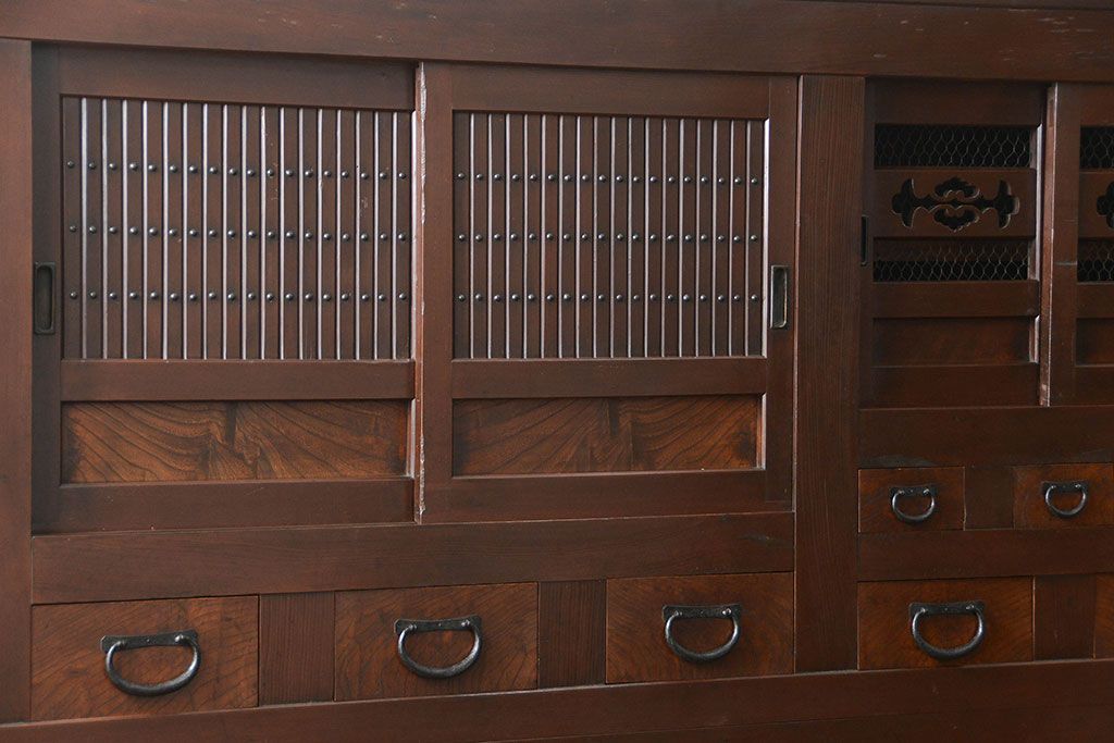 アンティーク家具　古民具・骨董 昇り引き出し付き二段重ね六尺水屋箪笥(食器棚、キッチンキャビネット)