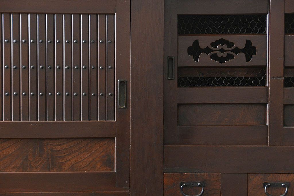 アンティーク家具　古民具・骨董 昇り引き出し付き二段重ね六尺水屋箪笥(食器棚、キッチンキャビネット)