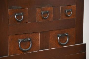 アンティーク家具　古民具・骨董 昇り引き出し付き二段重ね六尺水屋箪笥(食器棚、キッチンキャビネット)