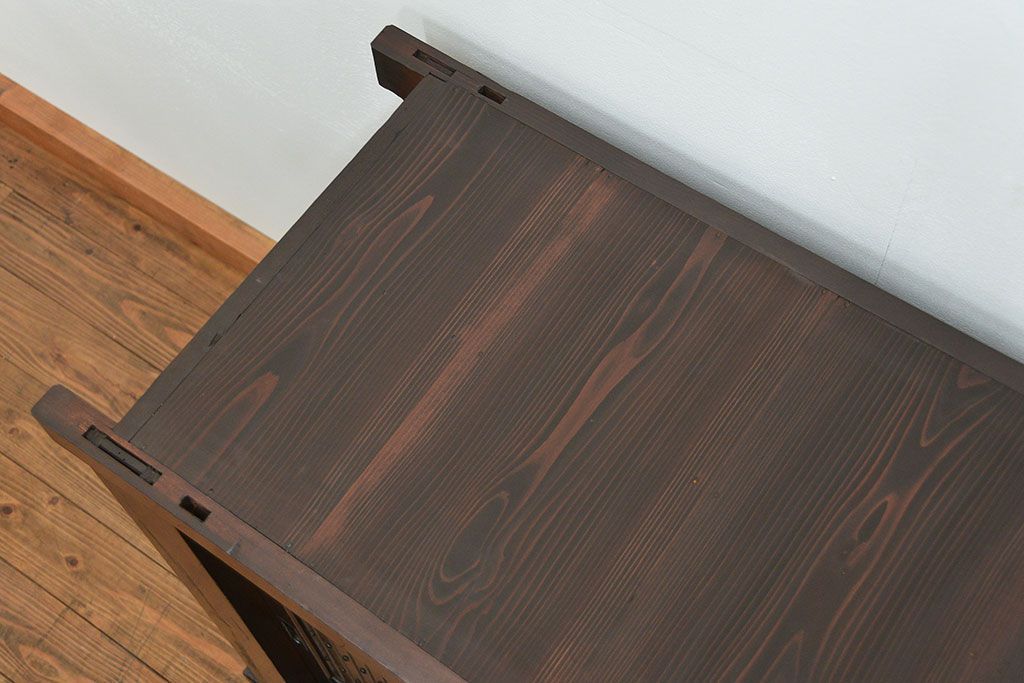 アンティーク家具　古民具・骨董 昇り引き出し付き二段重ね六尺水屋箪笥(食器棚、キッチンキャビネット)