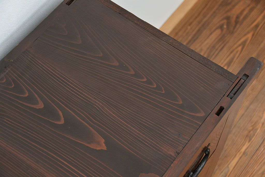 アンティーク家具　古民具・骨董 昇り引き出し付き二段重ね六尺水屋箪笥(食器棚、キッチンキャビネット)