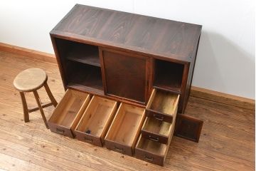 アンティーク家具　古民具・骨董 前面欅材玉杢 上質な茶箪笥(1)