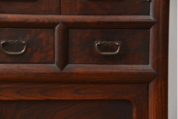 アンティーク家具　古民具・骨董 前面欅材玉杢 上質な茶箪笥(2)(水屋箪笥、収納棚)