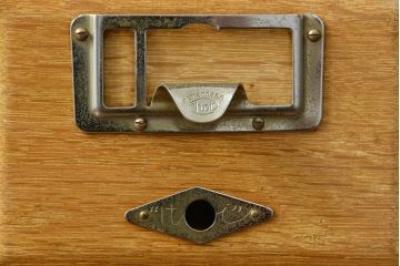 レトロ家具　昭和レトロ 重厚でかわいい脚付きナラ材カードケース(小引き出し、チェスト、ドロワー、図書館、図書室)