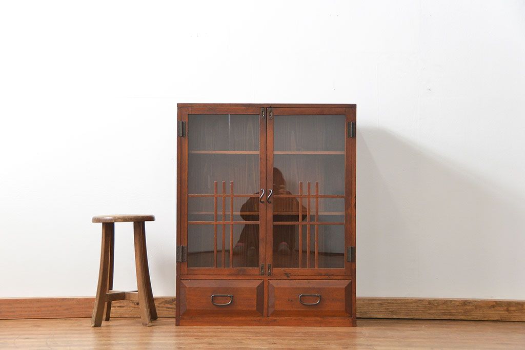 レトロ家具　昭和レトロ 古い木の小振りな本箱(ブックケース、本棚)