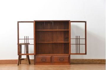 レトロ家具　昭和レトロ 古い木の小振りな本箱(ブックケース、本棚)