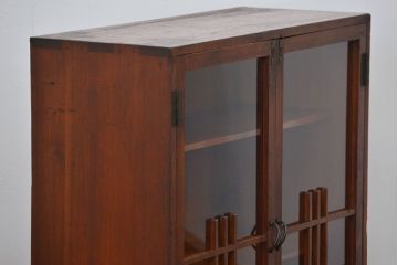 レトロ家具　昭和レトロ 古い木の小振りな本箱(ブックケース、本棚)