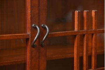 レトロ家具　昭和レトロ 古い木の小振りな本箱(ブックケース、本棚)