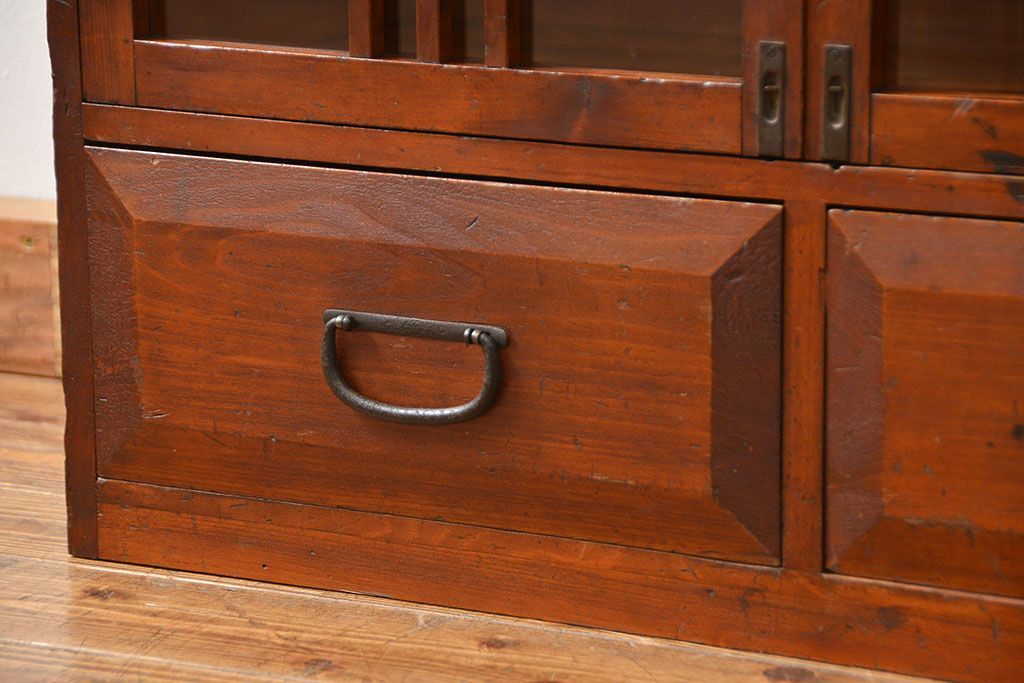 レトロ家具　昭和レトロ 古い木の小振りな本箱(ブックケース、本棚)