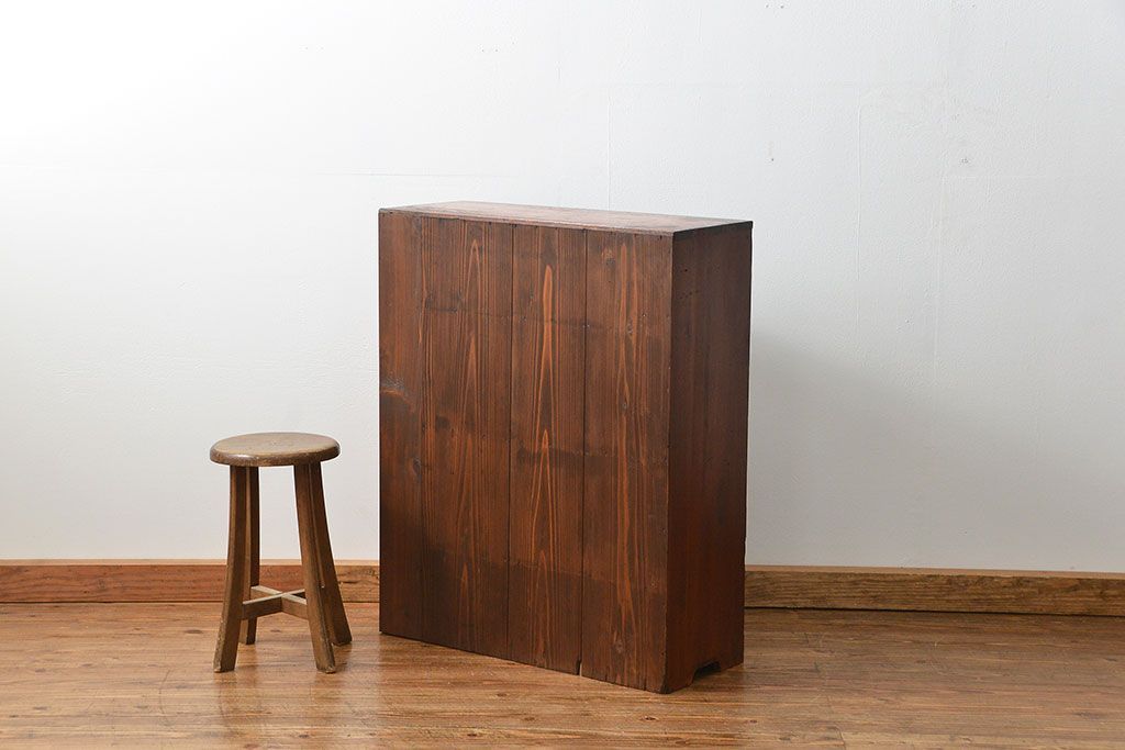 レトロ家具　昭和レトロ 古い木の小振りな本箱(ブックケース、本棚)