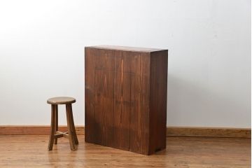 レトロ家具　昭和レトロ 古い木の小振りな本箱(ブックケース、本棚)