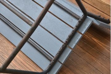 レトロ家具　昭和レトロ 古い鉄脚のペイントベンチ(長椅子、イス)