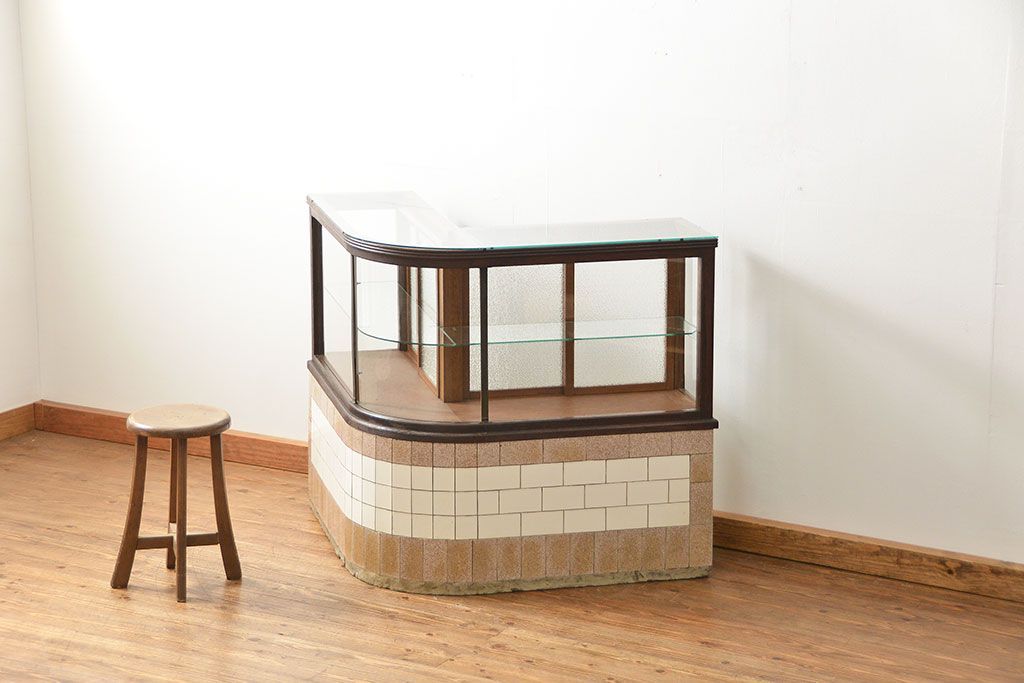 アンティーク家具　アンティーク 古いタバコ屋のR型タイルガラスケース(L型ガラスケース、ショーケース)