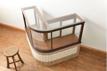 アンティーク家具　アンティーク 古いタバコ屋のR型タイルガラスケース(L型ガラスケース、ショーケース)