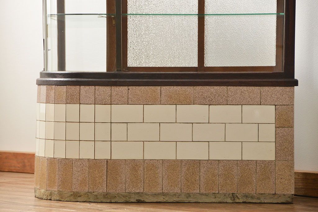 アンティーク家具　アンティーク 古いタバコ屋のR型タイルガラスケース(L型ガラスケース、ショーケース)