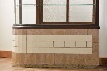 アンティーク家具　アンティーク 古いタバコ屋のR型タイルガラスケース(L型ガラスケース、ショーケース)