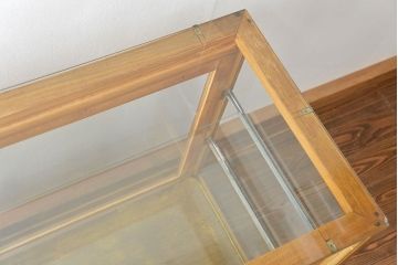 レトロ家具　昭和レトロ 脚付き横長ガラスケース(ショーケース、飾り棚)