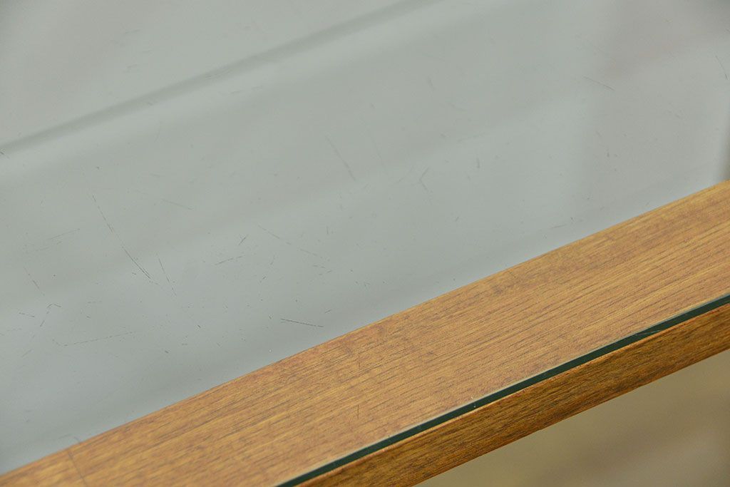 レトロ家具　昭和レトロ 脚付き横長ガラスケース(ショーケース、飾り棚)