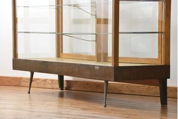 レトロ家具　昭和レトロ 脚付き横長ガラスケース(ショーケース、飾り棚)