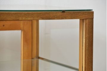 レトロ家具　昭和レトロ 脚付き横長ガラスケース(ショーケース、飾り棚)