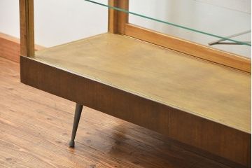 レトロ家具　昭和レトロ 脚付き横長ガラスケース(ショーケース、飾り棚)