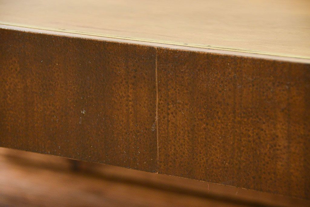 レトロ家具　昭和レトロ 脚付き横長ガラスケース(ショーケース、飾り棚)