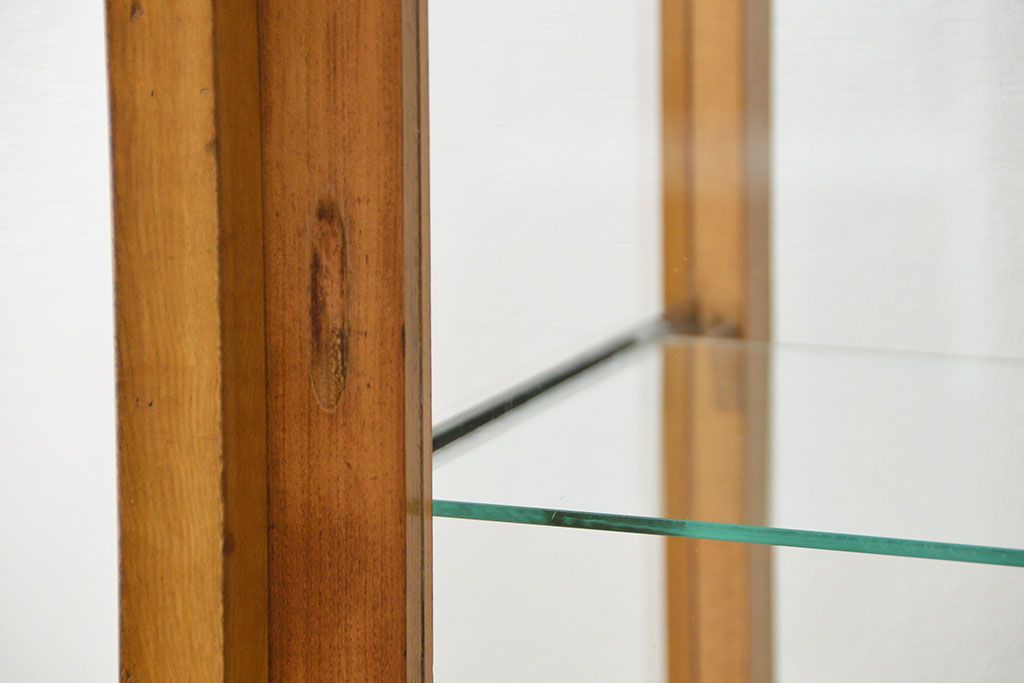 レトロ家具　昭和レトロ 脚付き横長ガラスケース(ショーケース、飾り棚)