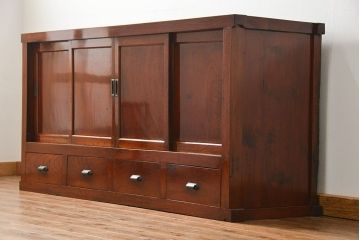 アンティーク家具　六尺　古民具・骨董 漆のキレイな前面欅材 重厚な水屋箪笥(収納棚、サイドボード)