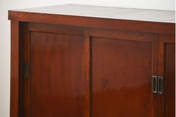 アンティーク家具　六尺　古民具・骨董 漆のキレイな前面欅材 重厚な水屋箪笥(収納棚、サイドボード)