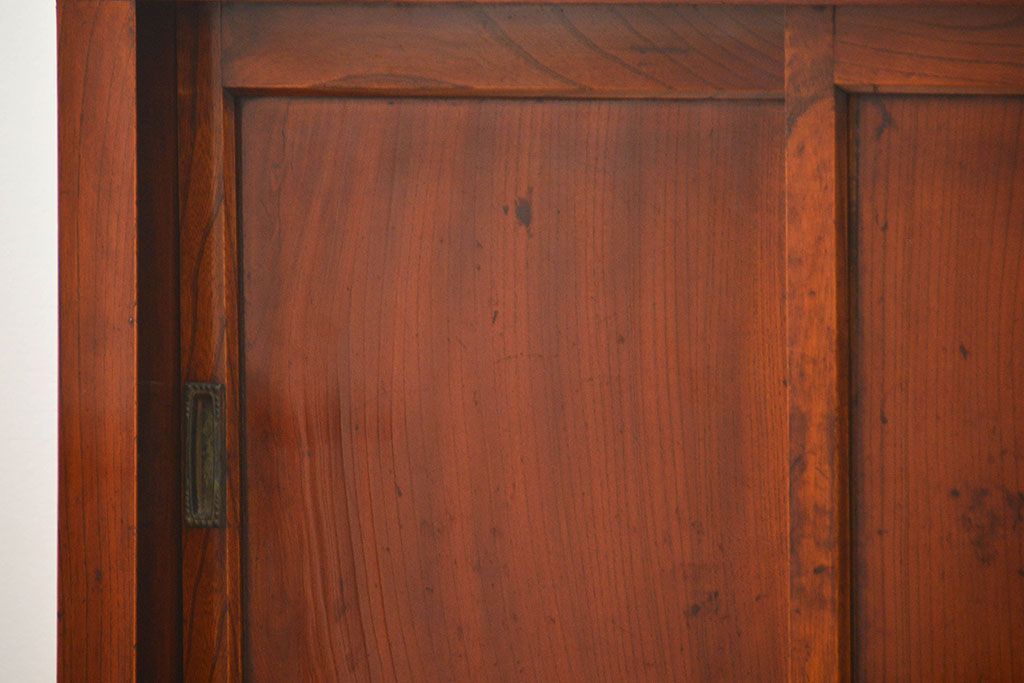 アンティーク家具　六尺　古民具・骨董 漆のキレイな前面欅材 重厚な水屋箪笥(収納棚、サイドボード)