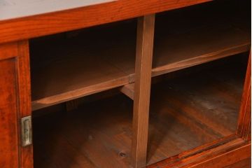 アンティーク家具　六尺　古民具・骨董 漆のキレイな前面欅材 重厚な水屋箪笥(収納棚、サイドボード)