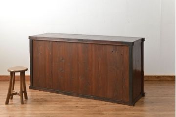 アンティーク家具　六尺　古民具・骨董 漆のキレイな前面欅材 重厚な水屋箪笥(収納棚、サイドボード)