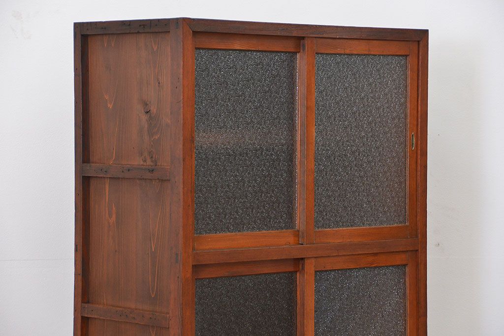 レトロ家具　昭和レトロ 鉄脚付きダイヤガラス収納棚(食器棚、戸棚)