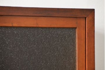 レトロ家具　昭和レトロ 鉄脚付きダイヤガラス収納棚(食器棚、戸棚)