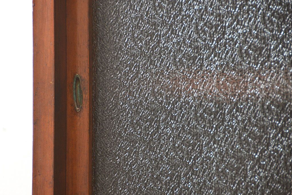 レトロ家具　昭和レトロ 鉄脚付きダイヤガラス収納棚(食器棚、戸棚)