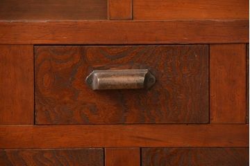 レトロ家具　昭和レトロ 鉄脚付きダイヤガラス収納棚(食器棚、戸棚)