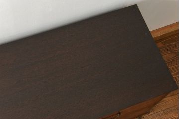 アンティーク家具　古民具・骨董 前面欅材の横長ローチェスト(ローボード・ドロワー・時代箪笥・タンス)